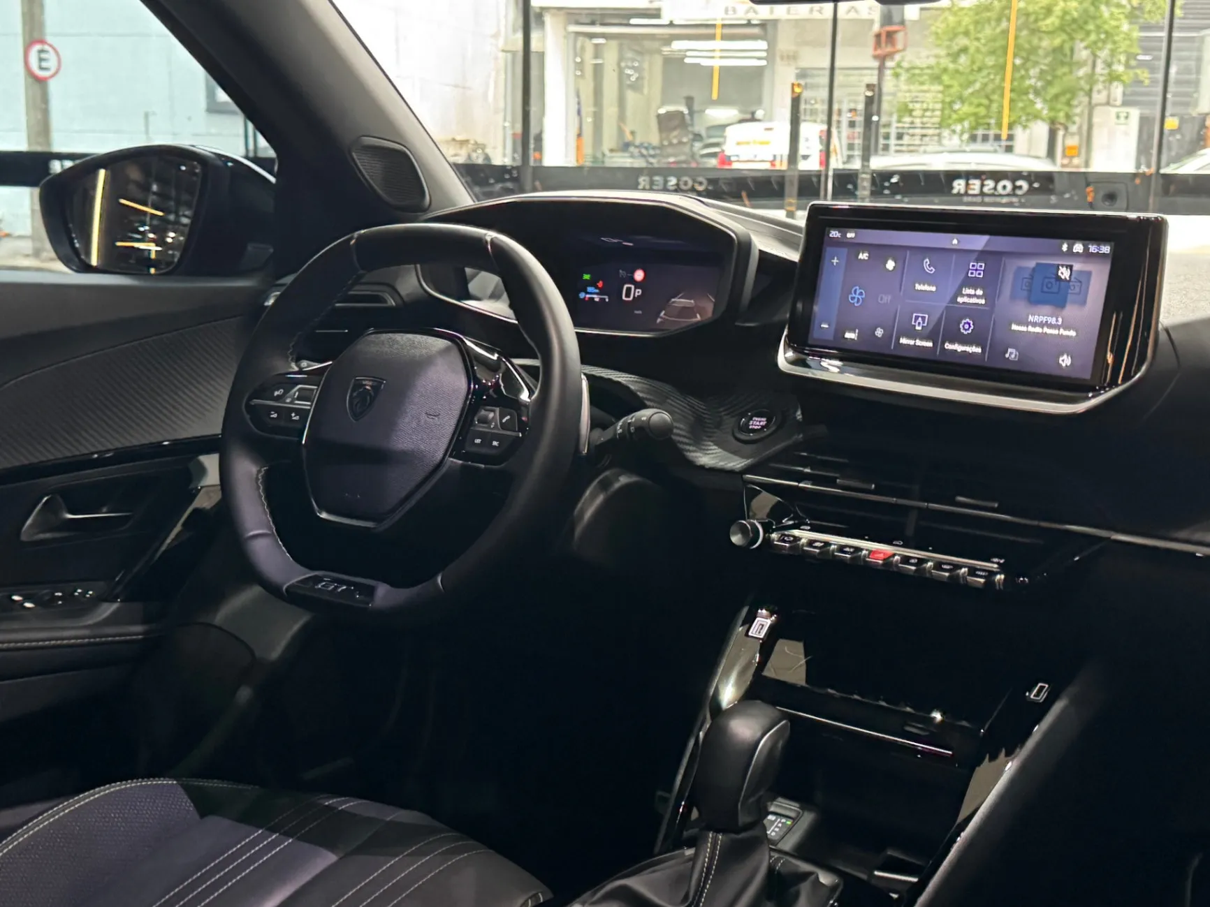 PEUGEOT 2008 GT 1.0 TURBO FLEX 5P AUT. 2024 - foto 8