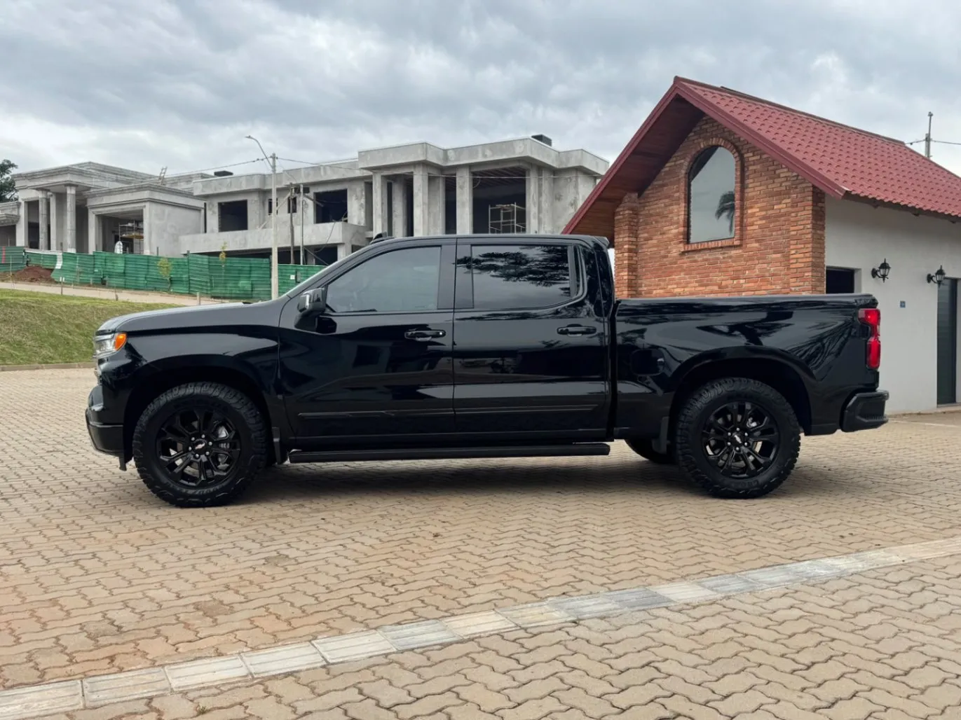 CHEVROLET SILVERADO HIGH COUNTRY 5.3 V8 AWD AUT. 2023 - foto 2