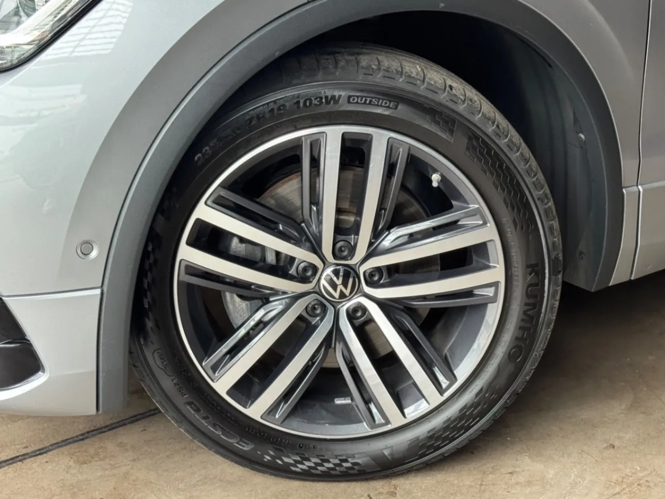 VOLKSWAGEN TIGUAN ALLSPAC R-LINE 300 TSI 2.0 2024 - foto 3