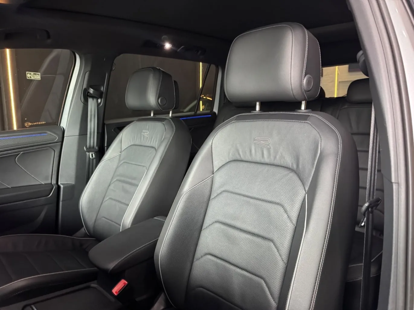 VOLKSWAGEN TIGUAN ALLSPAC R-LINE 300 TSI 2.0 2024 - foto 5