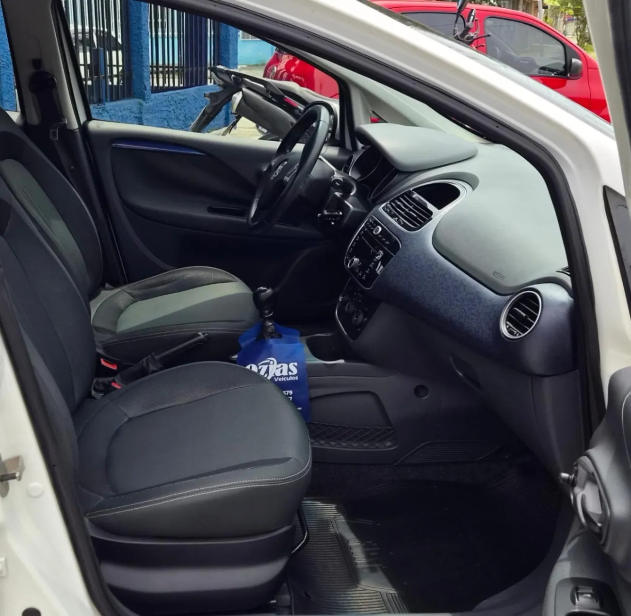 FIAT PUNTO ATTRACTIVE 1.4 FIRE FLEX 8V 5P 2016 - foto 6