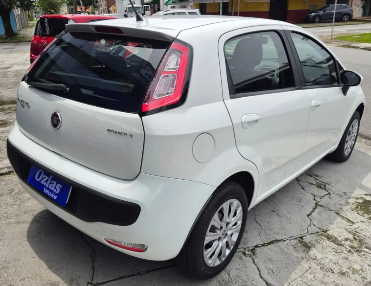 FIAT PUNTO ATTRACTIVE 1.4 FIRE FLEX 8V 5P 2016 - foto 2