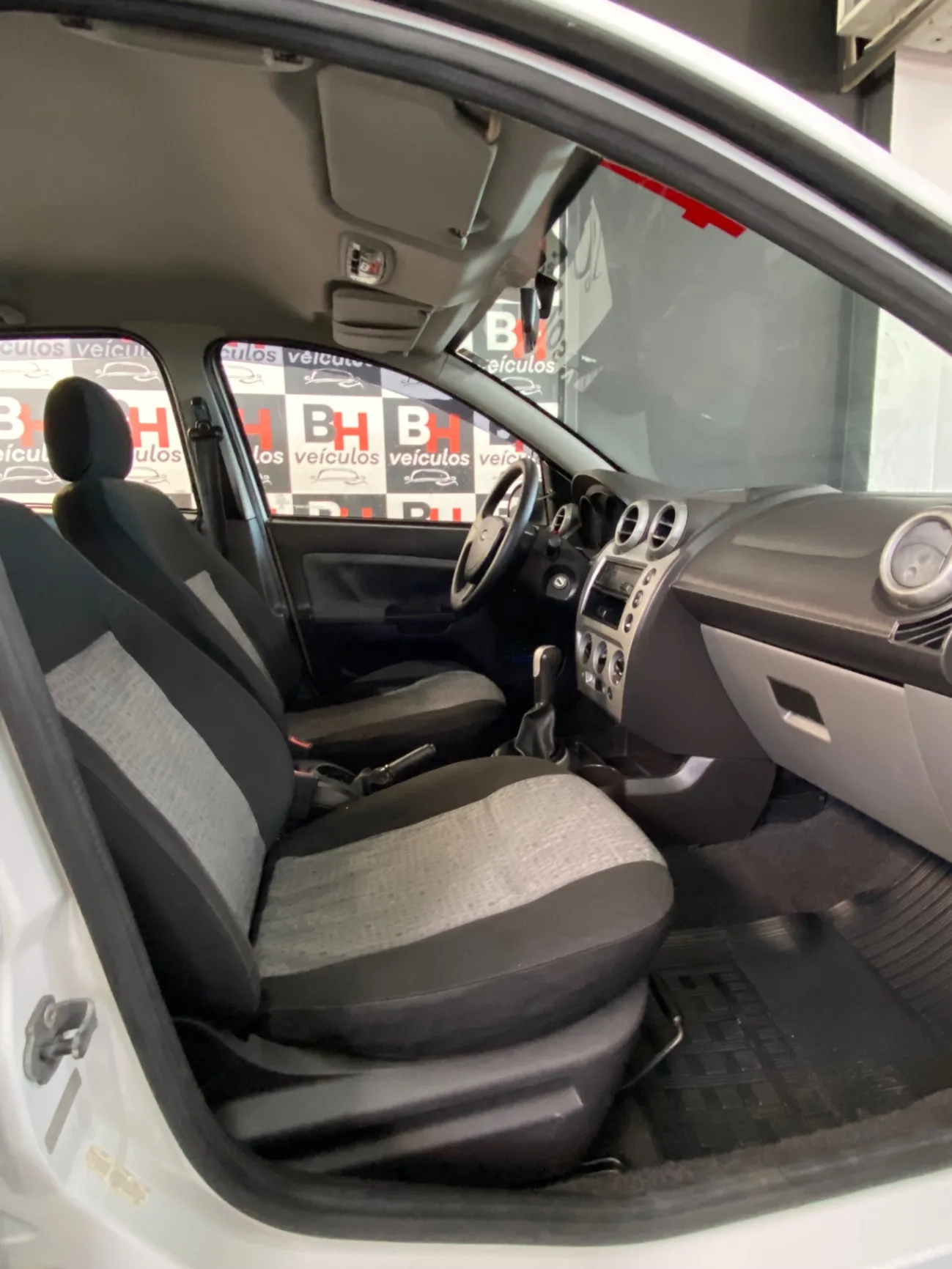 FORD FIESTA SED. 1.6 8V FLEX 4P 2012 - foto 8