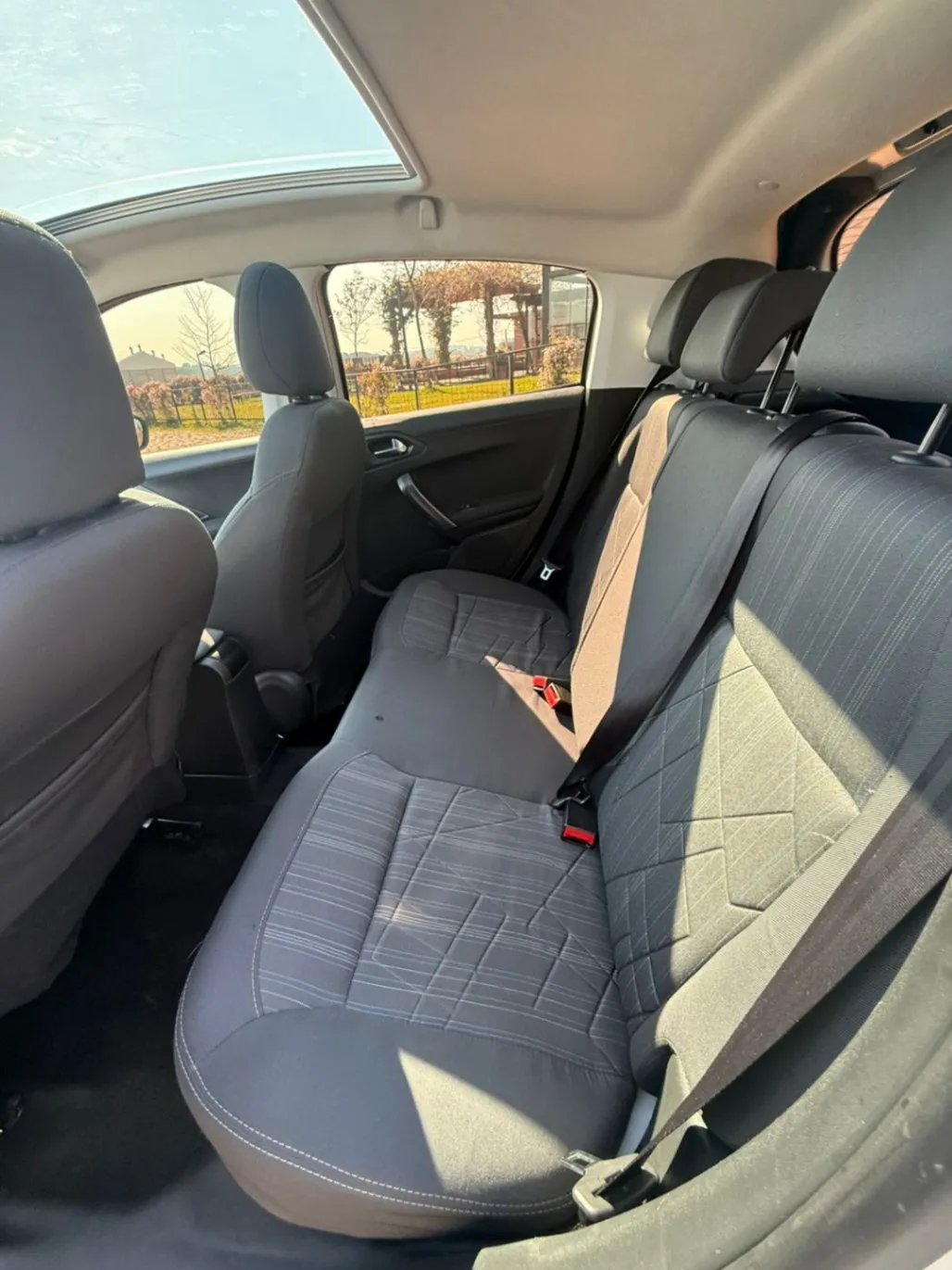 PEUGEOT 208 1.6 GRIFFE 16V FLEX 4P AUTOMÁTICO 2015 - foto 9