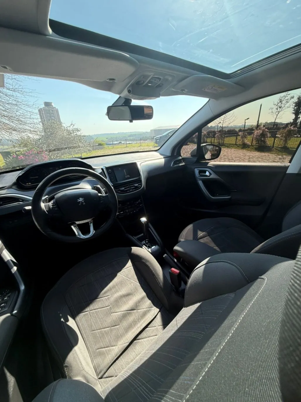 PEUGEOT 208 1.6 GRIFFE 16V FLEX 4P AUTOMÁTICO 2015 - foto 7