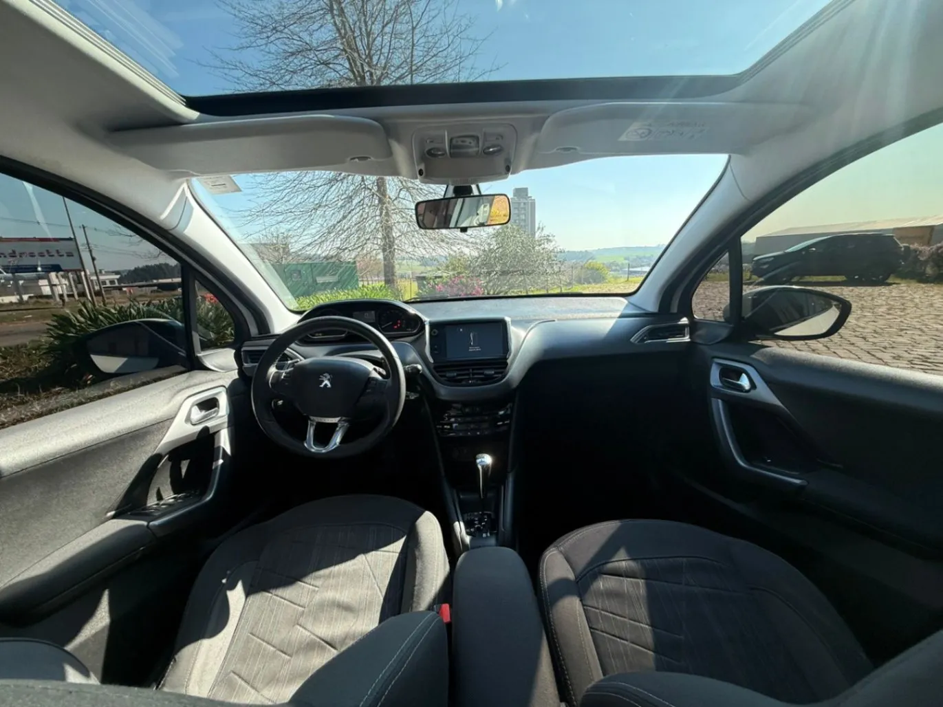 PEUGEOT 208 1.6 GRIFFE 16V FLEX 4P AUTOMÁTICO 2015 - foto 8