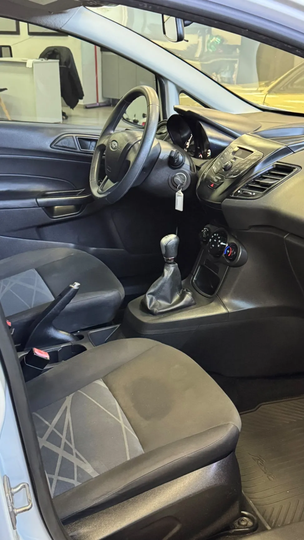 FORD FIESTA 1.6 SE HATCH 16V FLEX 4P MANUAL 2014 - foto 14