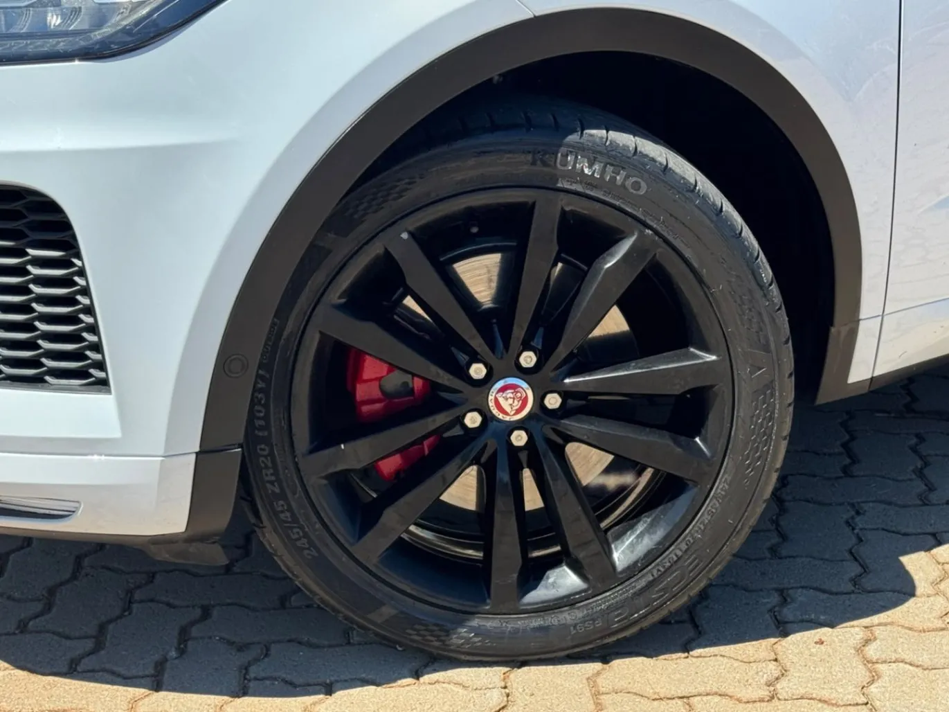 JAGUAR E-PACE R-DYNAMIC HSE 2.0 AWD 300CV AUT. 2018 - foto 3