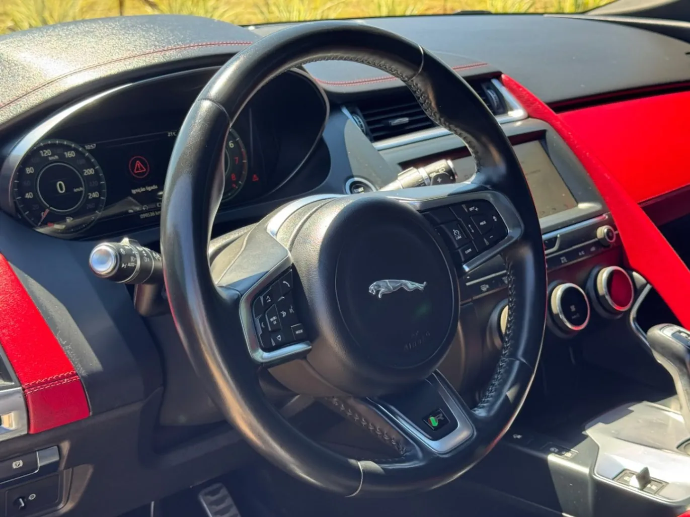 JAGUAR E-PACE R-DYNAMIC HSE 2.0 AWD 300CV AUT. 2018 - foto 4