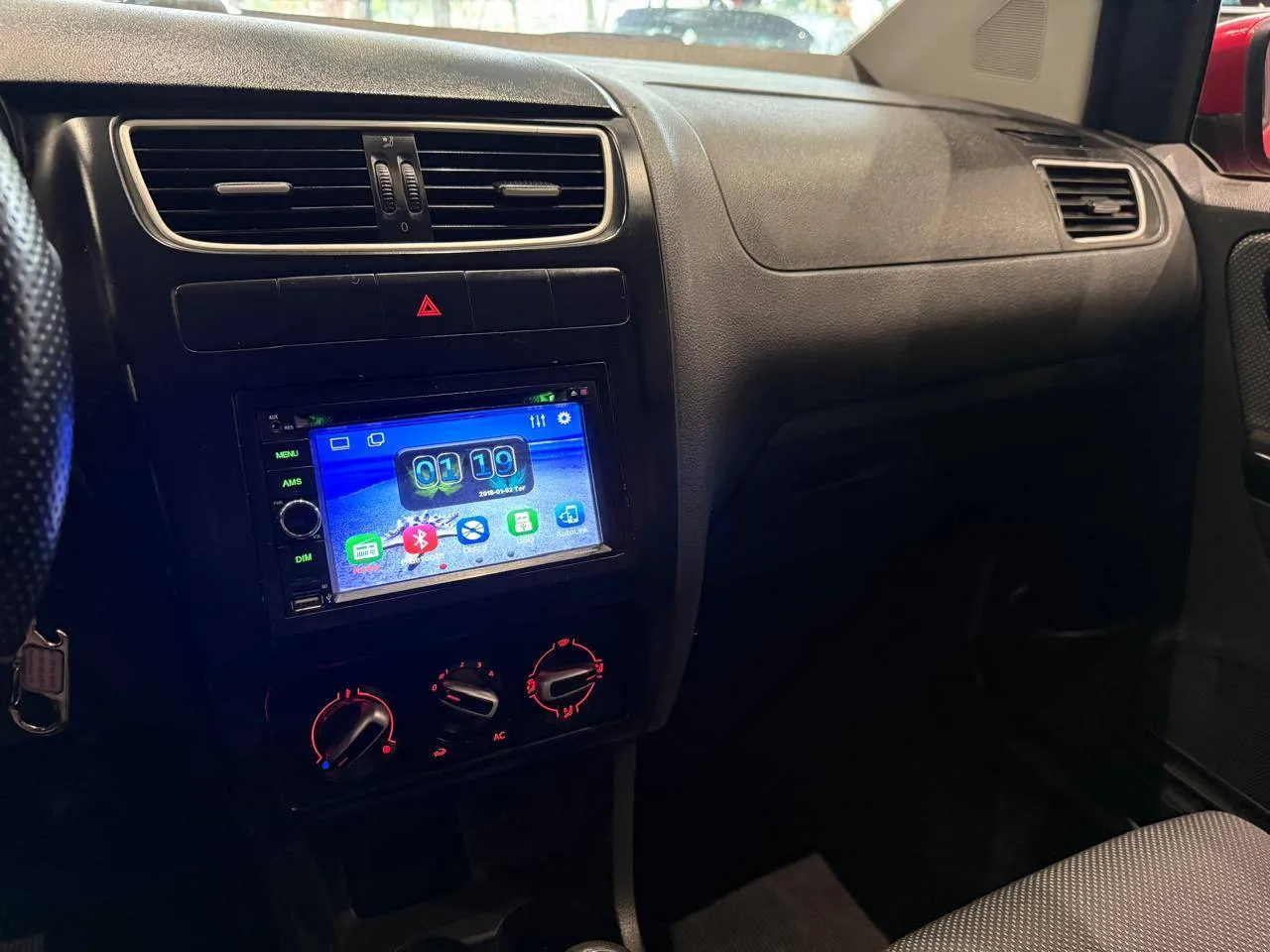VOLKSWAGEN FOX 1.6 MI TOTAL FLEX 8V 5P 2012 - foto 5