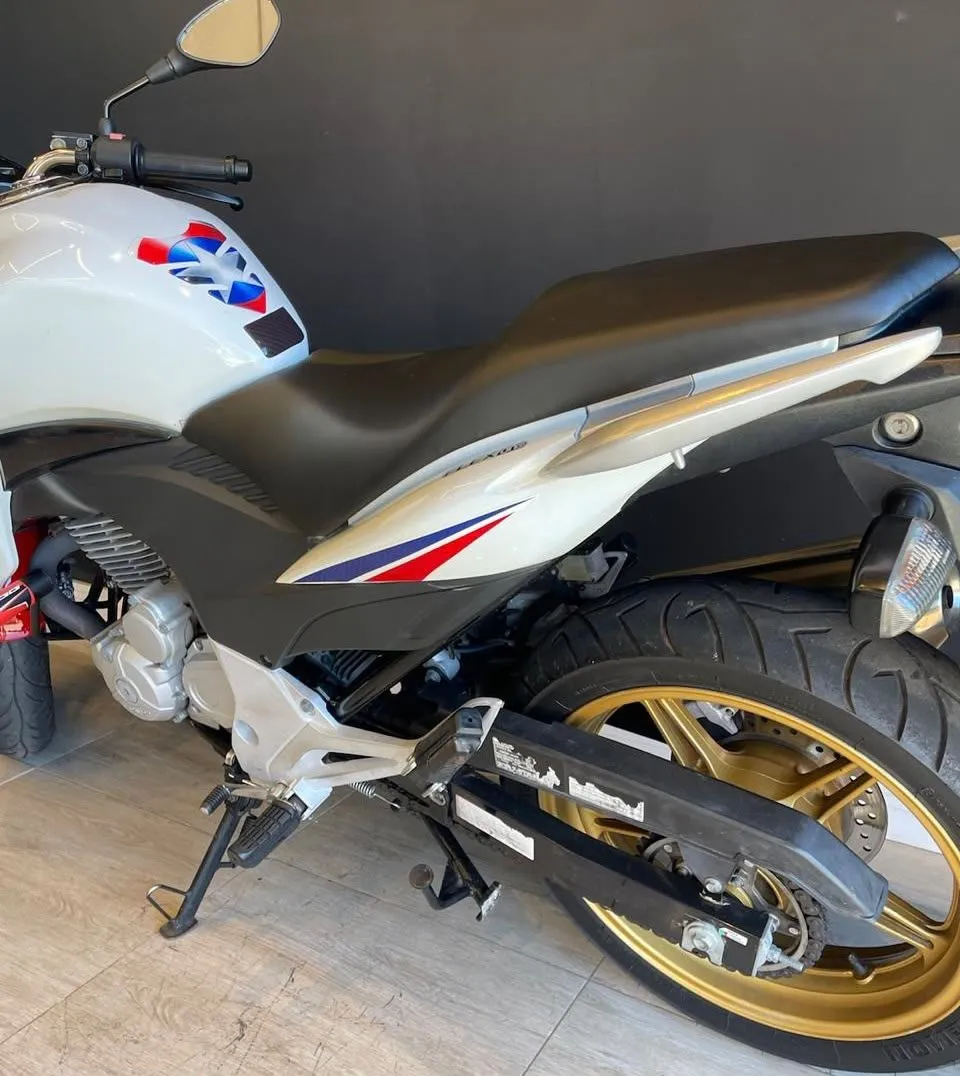 HONDA CB 300R/ 300R FLEX 2015 - foto 7