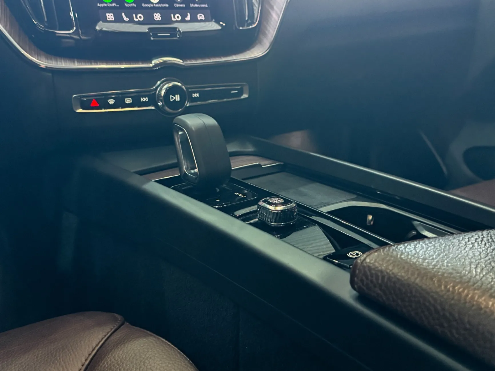 VOLVO XC 60 T-8 INSC. EXPRESS. 2.0 (HIBRIDO) 2021 - foto 9