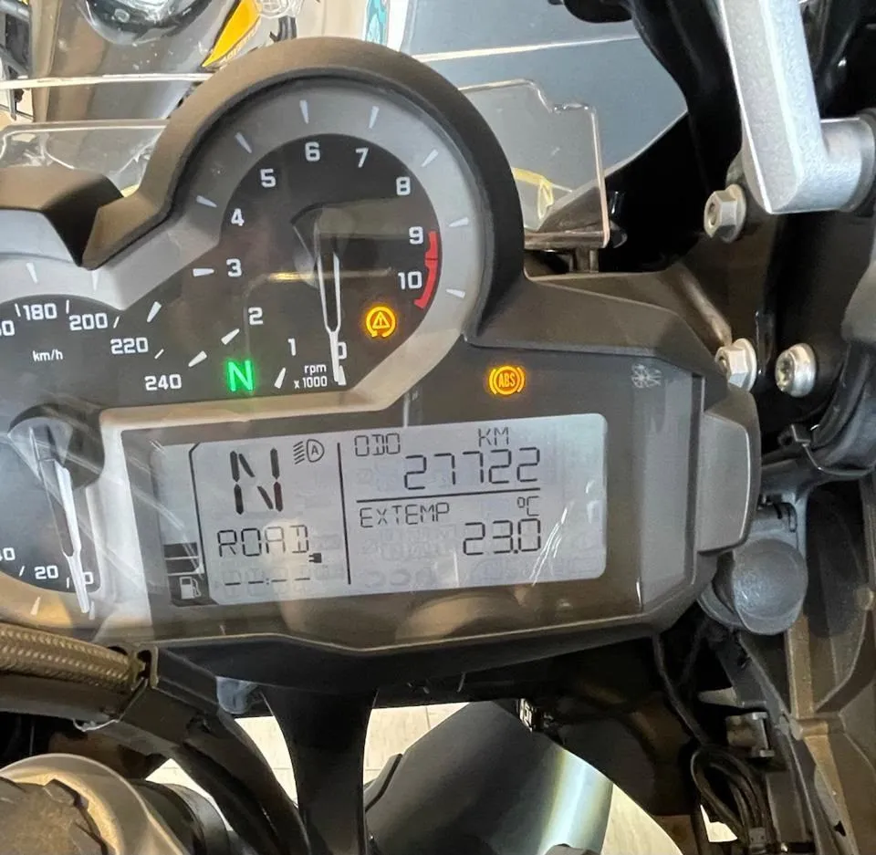 BMW R1200 GS ADVENTURE 2015 - foto 9