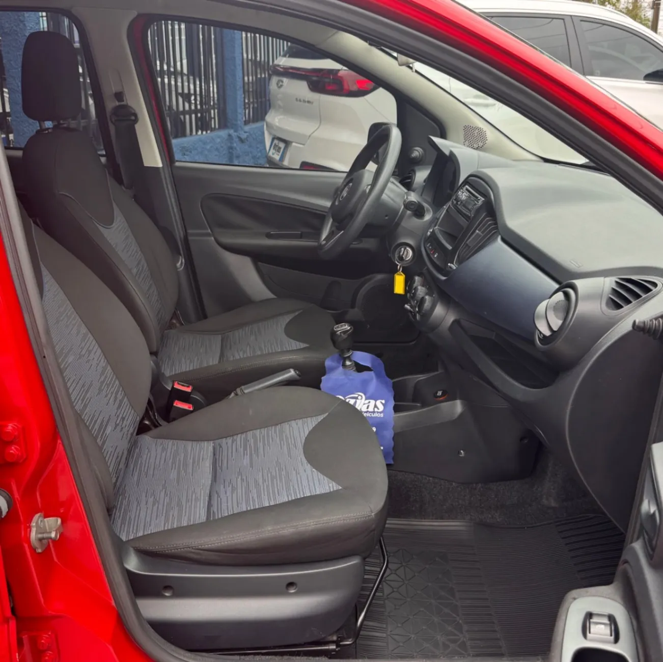 FIAT UNO ATTRACTIVE 1.0 FLEX 6V 5P 2017 - foto 5