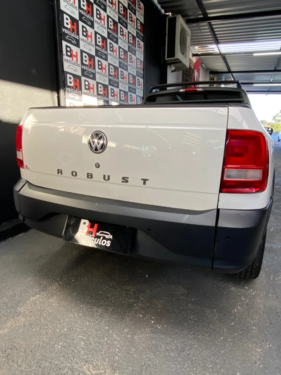 VOLKSWAGEN SAVEIRO ROBUST 1.6 TOTAL FLEX 16V 2023 - foto 9