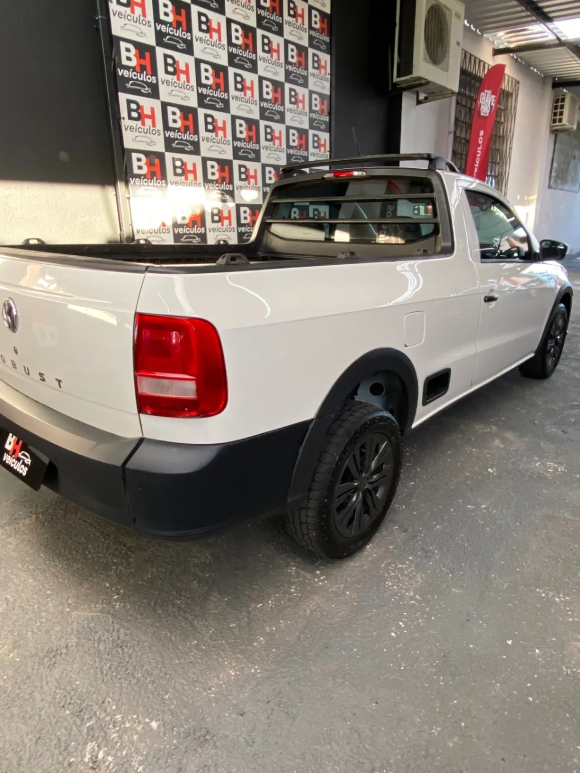 VOLKSWAGEN SAVEIRO ROBUST 1.6 TOTAL FLEX 16V 2023 - foto 10