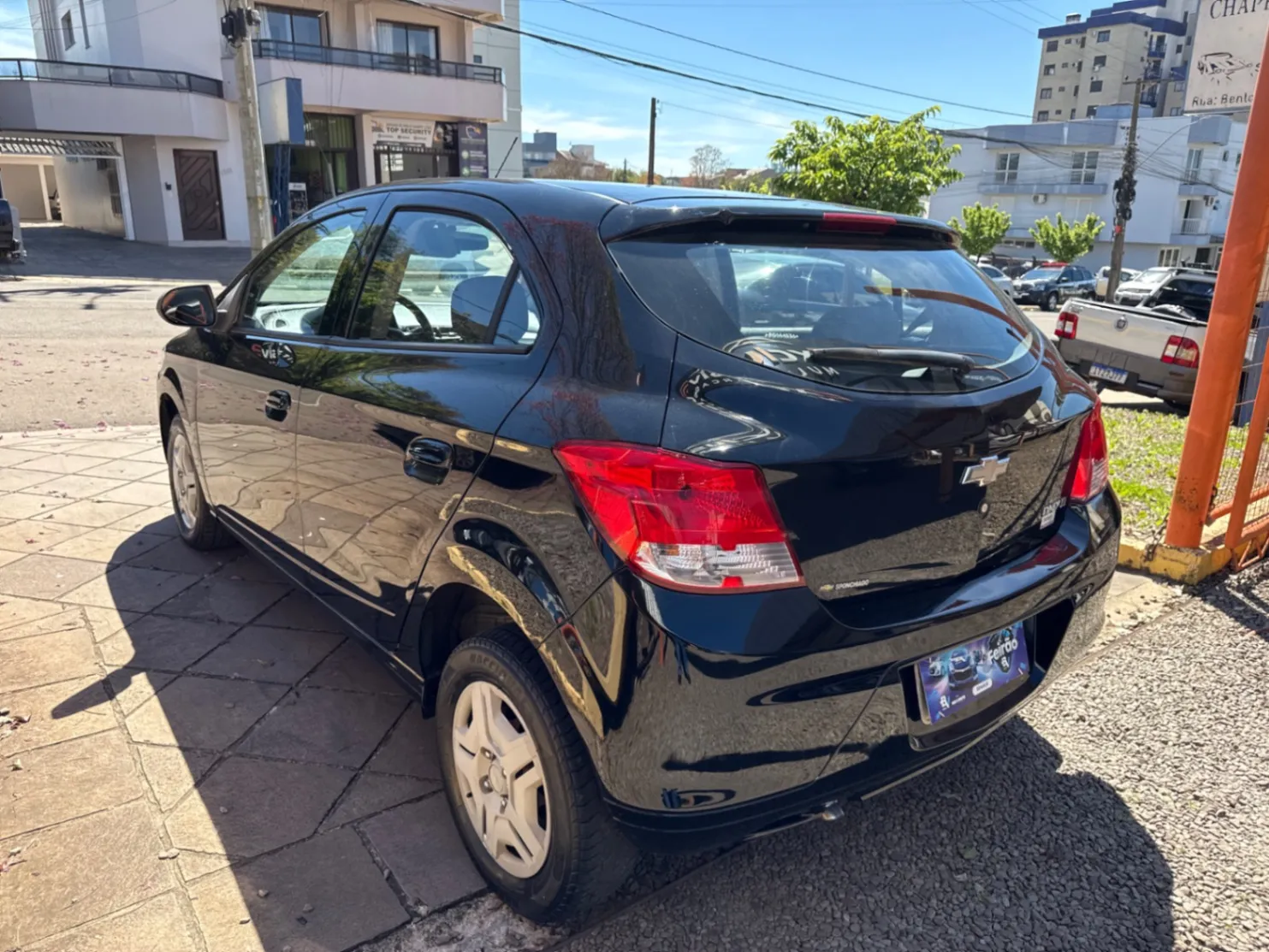 CHEVROLET ONIX HATCH LT 1.0 8V FLEXPOWER 5P MEC. 2014 - foto 4