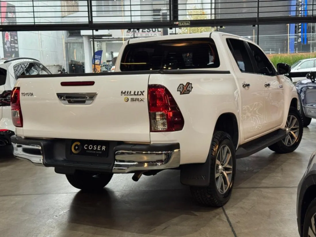TOYOTA HILUX CD SRX 4X4 2.8 TDI 16V DIESEL AUT. 2017 - foto 4